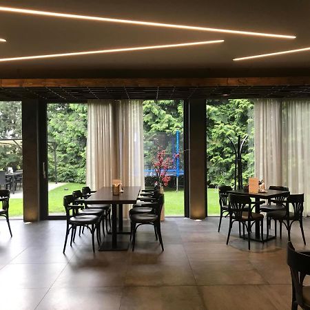 אולומוץ Restaurace A Penzion U Klasku מראה חיצוני תמונה